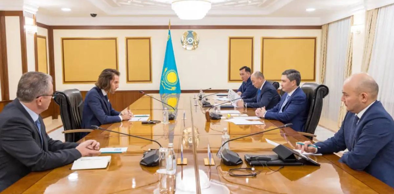 Бектенов теміржол машинасын жасау саласының көшбасшыларымен кездесті