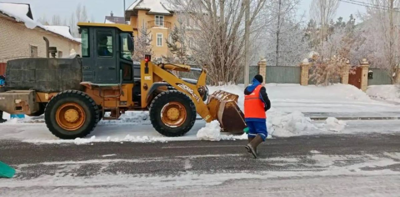 Елордадан бір түнде 26 мың текше метр қар шығарылды