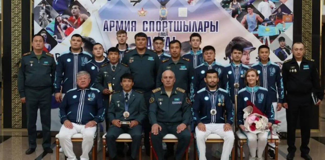 Қорғаныс министрі үздік армиялық спортшыларды марапаттады