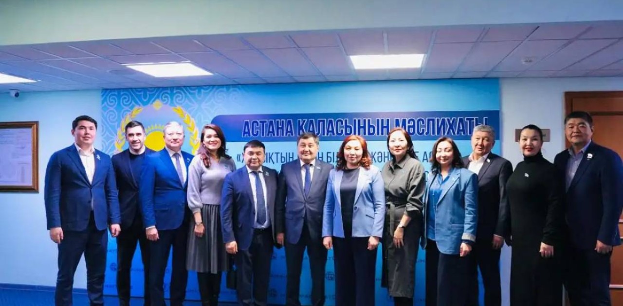 Сенатор Бибігүл Жексенбай Астана мәслихаты депутаттарымен кездесті