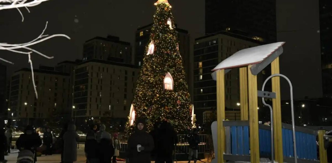 Мұз айдыны, сырғанақ: Астананың «Нұра» ауданында жаңа қоғамдық кеңістік ашылды