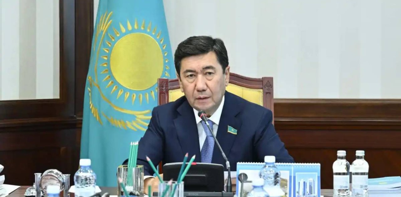 Мәжіліс төрағасы қазақстандықтарды Жаңа жыл мерекесімен құттықтады