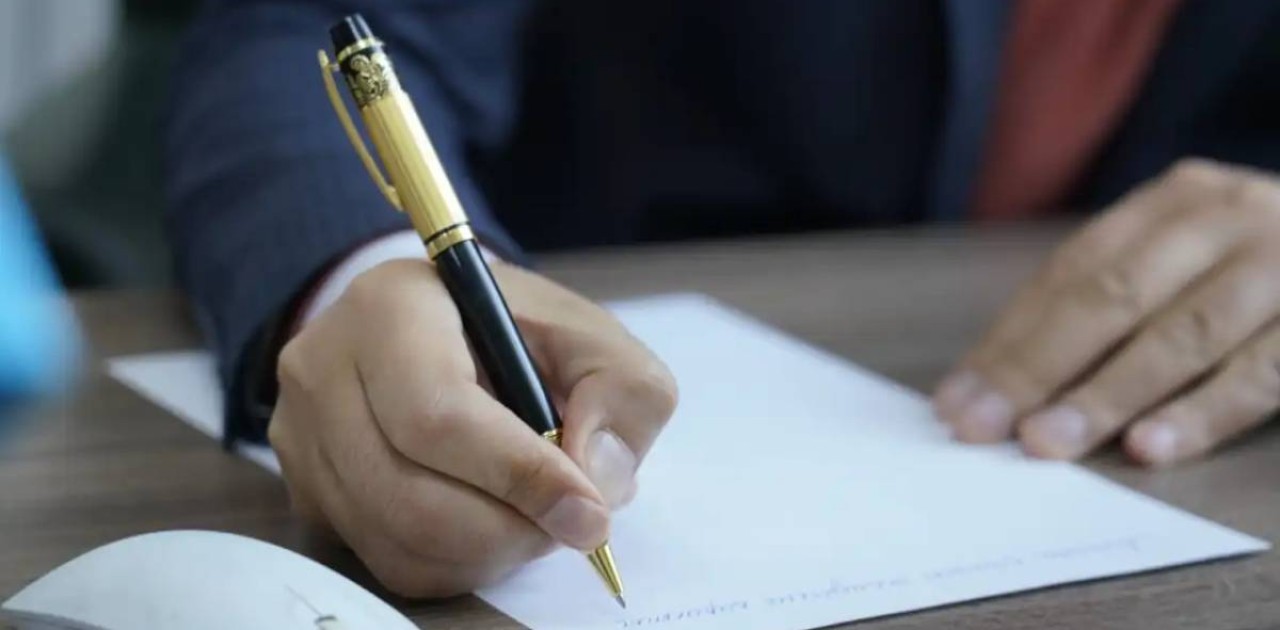 Конституциялық сот: Шартты түрде мерзімінен бұрын босату заңға сәйкес қаралуы керек