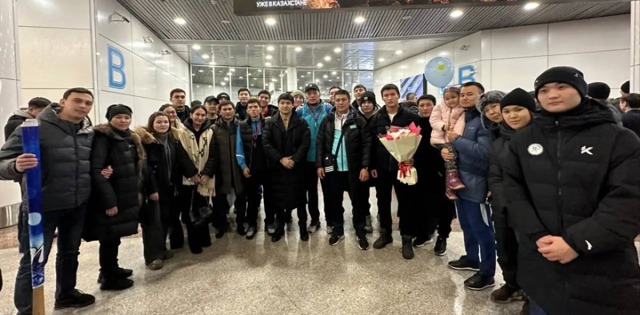 Елордалықтар бокстан Азия чемпионатының жүлдегерлерін күтіп алды