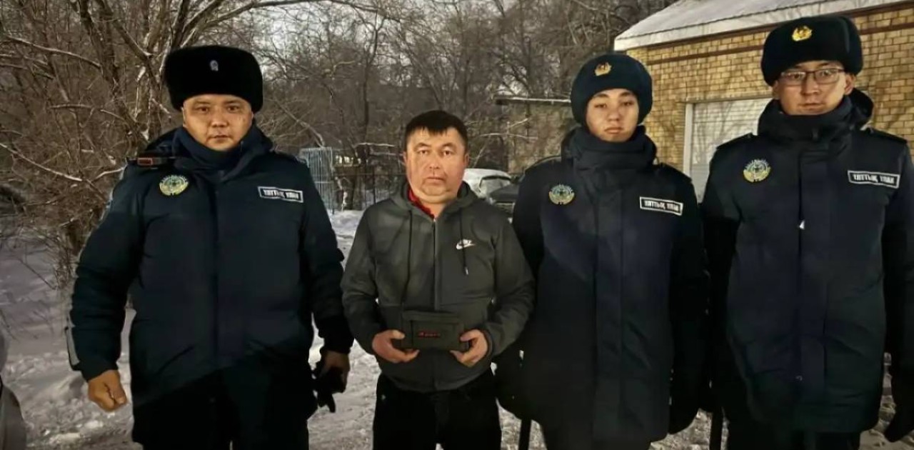 Астанада Ұлттық ұлан сарбаздары жоғалған әмиянды иесіне қайтарып берді