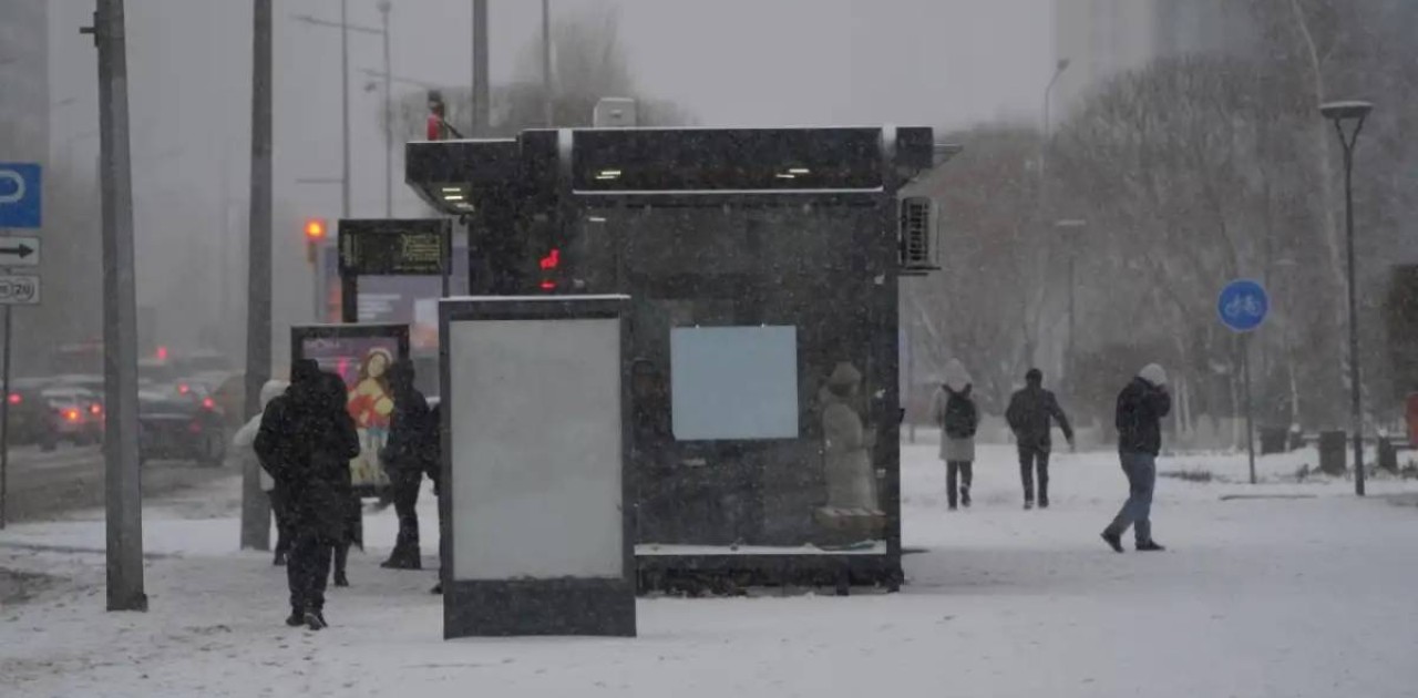 Байқоңыр ауданында жыл соңына дейін тағы екі жылы аялдама павильоны орнатылады