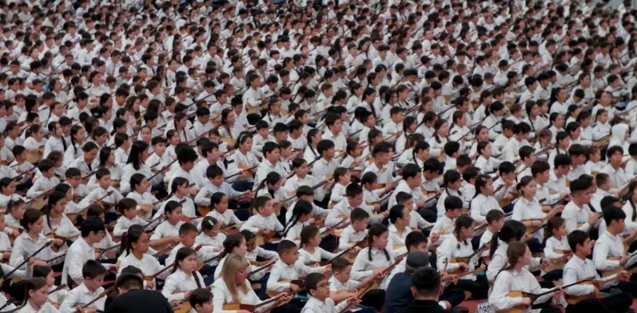 Елордада бір мезетте үш мыңнан аса домбырашы «Балбырауын» күйін орындады