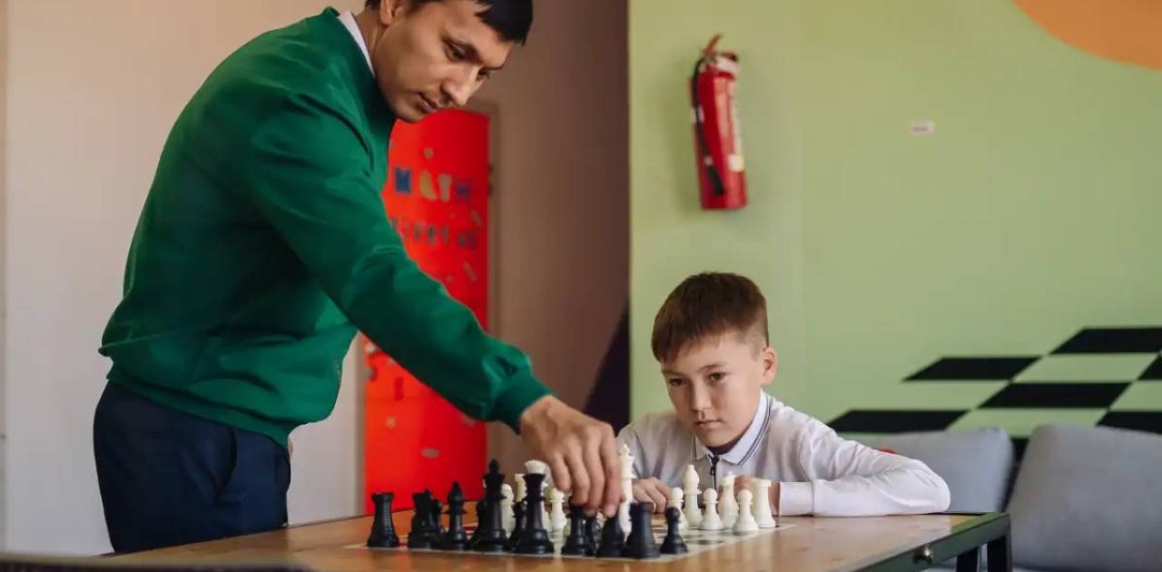 Дубайдан бас тартып, ауыл мектебінде серпіліс жасаған ұстаз