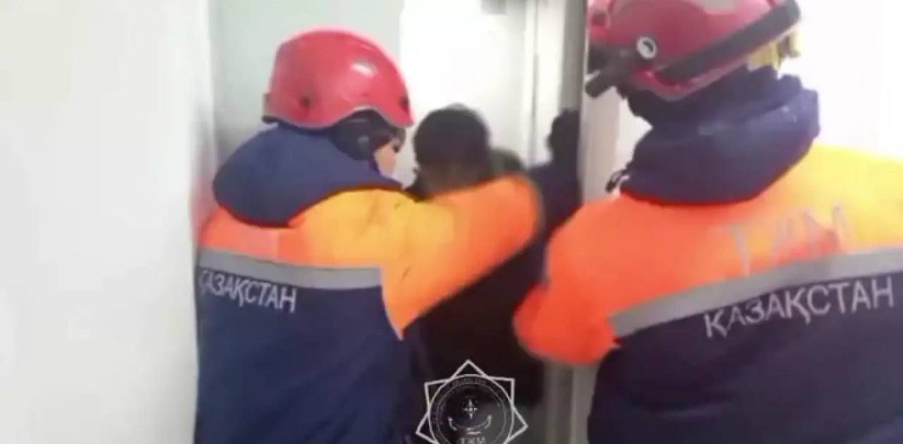 Елордада лифтіге қамалып қалған адамдар құтқарылды