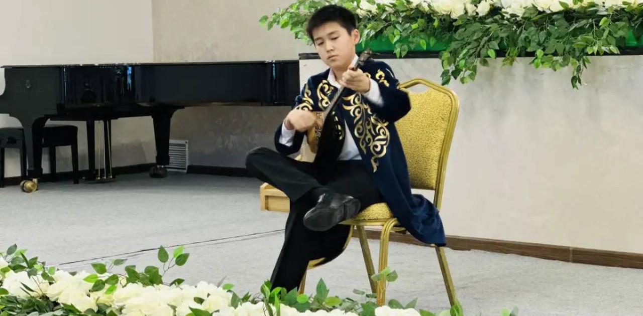 «Астана-күй қанатында»: Елордада домбырашы-күйшілердің ІІ қалалық байқауы өтіп жатыр