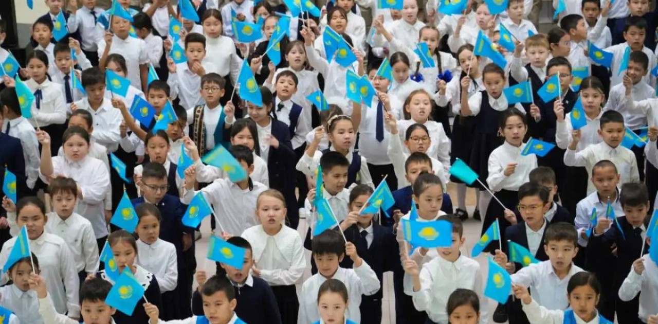 Астанада бір мезетте 400 оқушы «Атамекен» әнін орындады