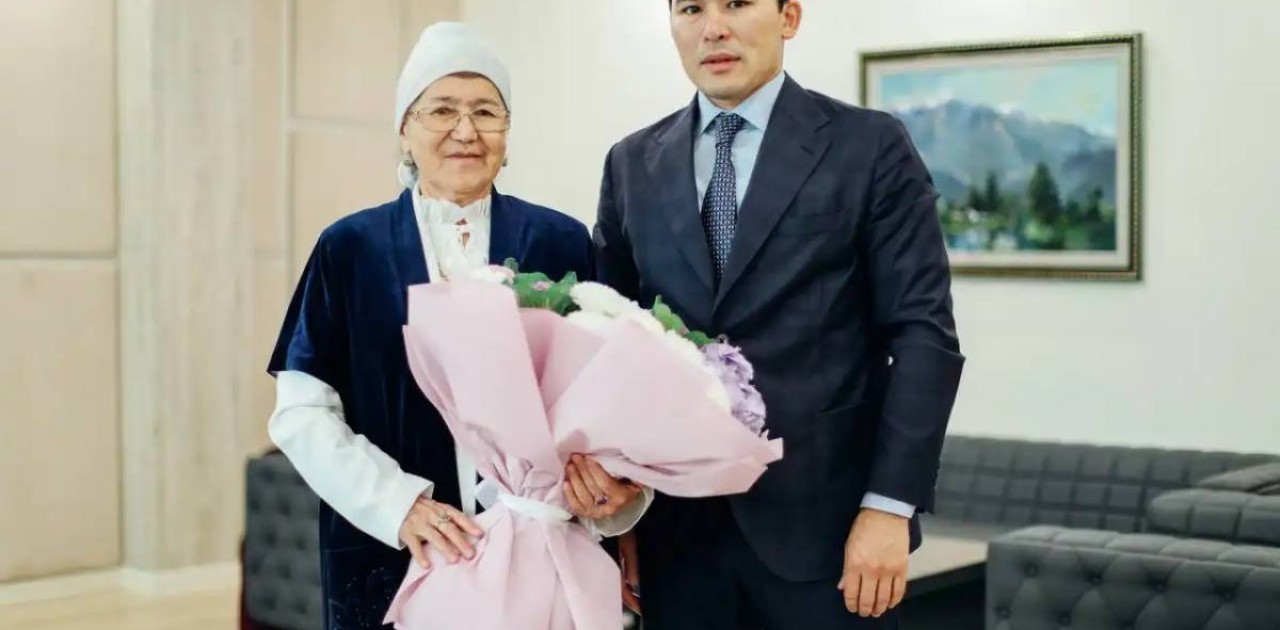 Туризм және спорт министрі Бекзат Саттарханов пен Денис Теннің аналарымен кездесті