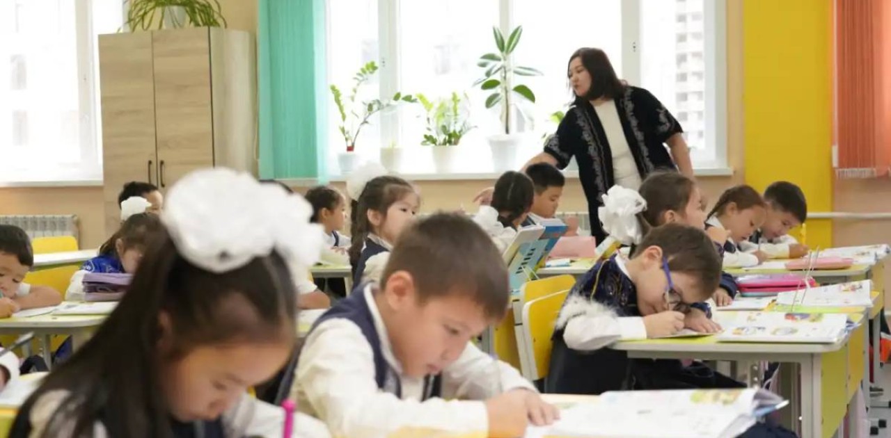 Мұғалімдерге гүл сыйлауға бола ма