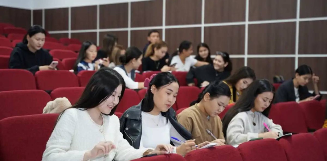 Астанада атом саласының мамандары даярланып жатыр