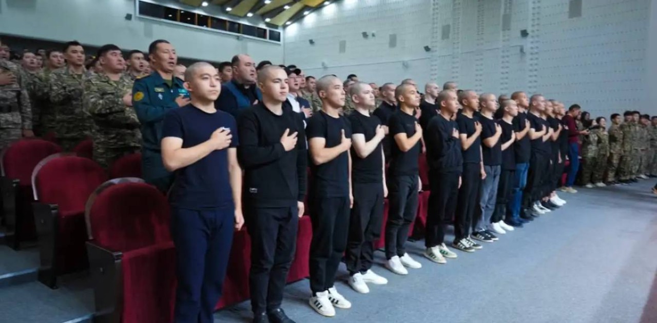 Астанада әскерге шақырылушылар салтанатты түрде аттанды
