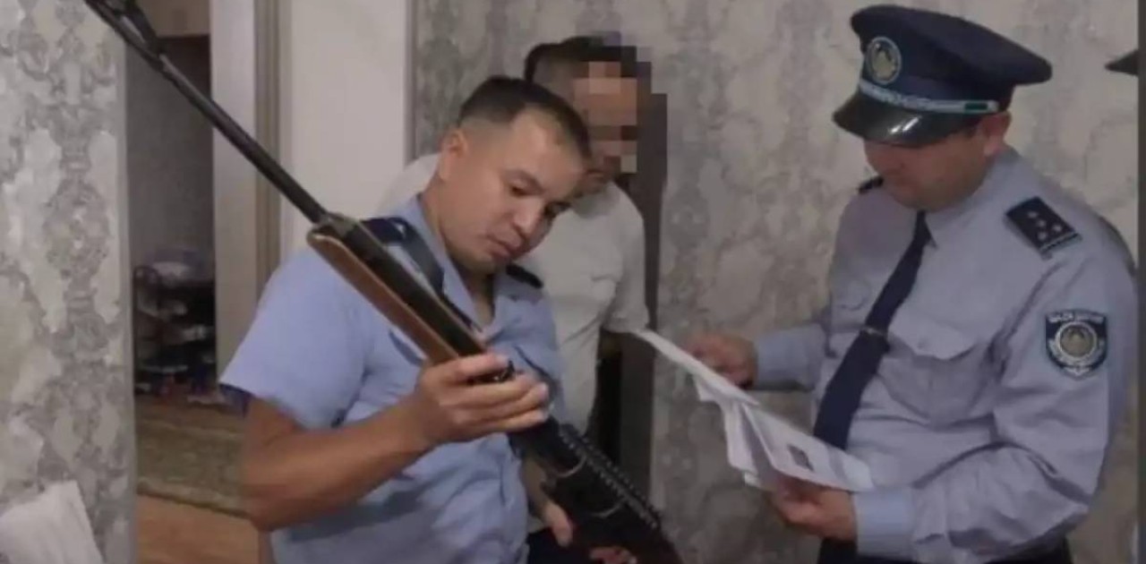 Түркістан облысында қаруды өз еркімен тапсырған азаматтарға сыйақы төленді