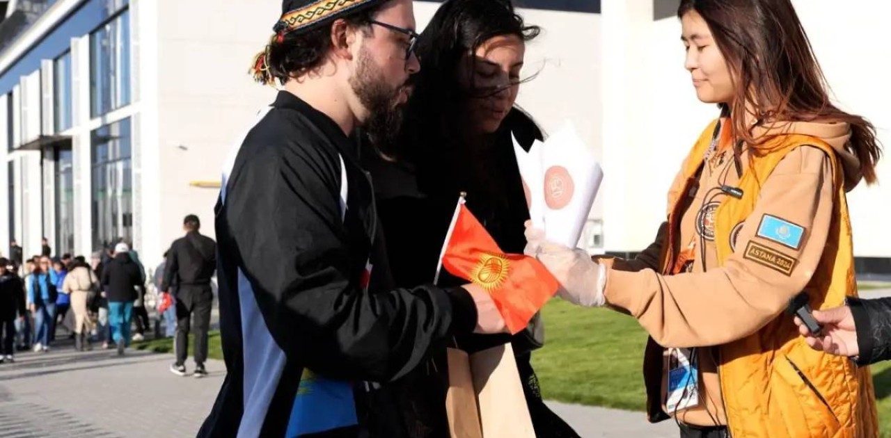 Дүниежүзілік көшпенділер ойындарында 100 келіден аса бауырсақ таратылды