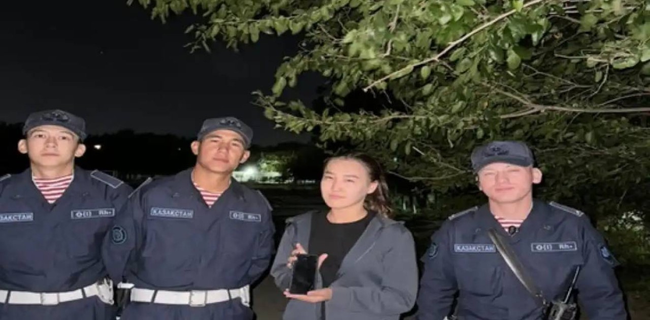 Ұландықтар тұрғындарға жоғалған телефондарын тауып берді