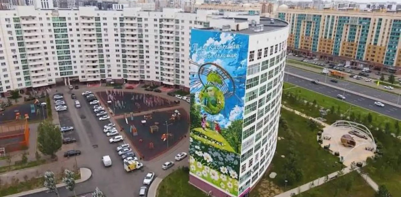 Елордада «Таза Қазақстан» экоакциясына арналған 40 метрлік мурал пайда болды