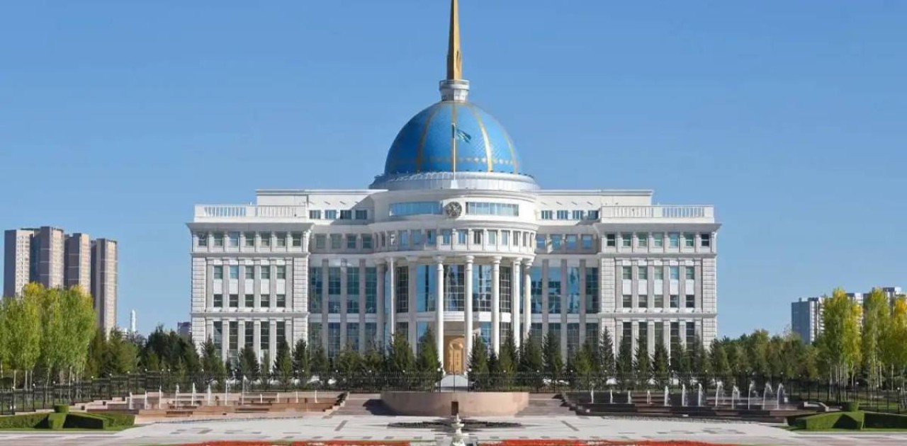 Мемлекет қайраткері Сәт Тоқпақбаевқа «Халық қаһарманы» атағы берілді