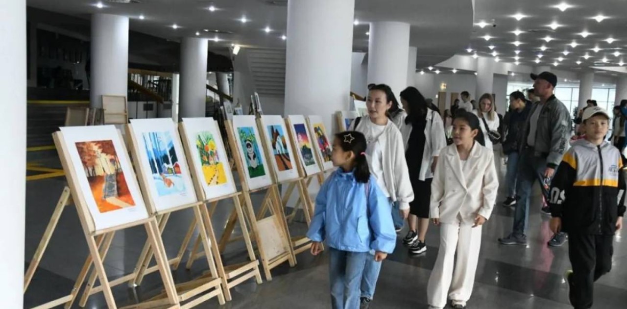 Астанада «Конституция балалар көзімен» атты жас суретшілер көрмесі өтті