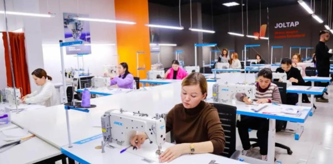 Елордада JOLTAP түлектері үшін тігін шеберлік сабағы өтті