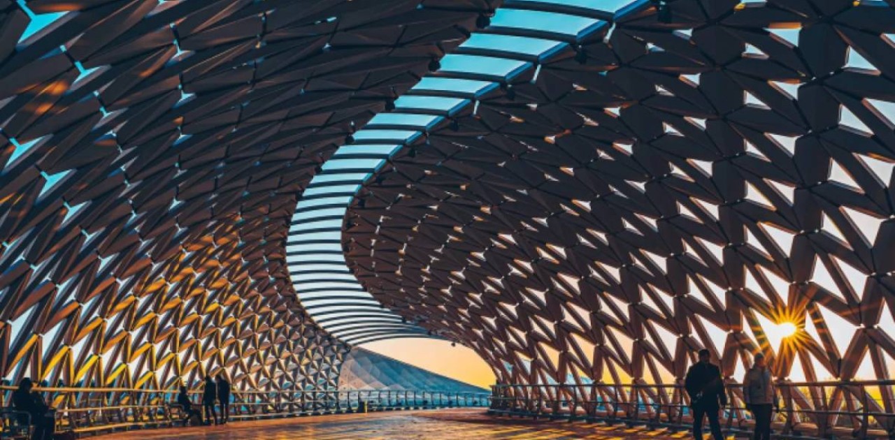 Елордада жаяу жүргіншілер көпірінде көлігімен ойқастаған жүргізуші қамауға алынды