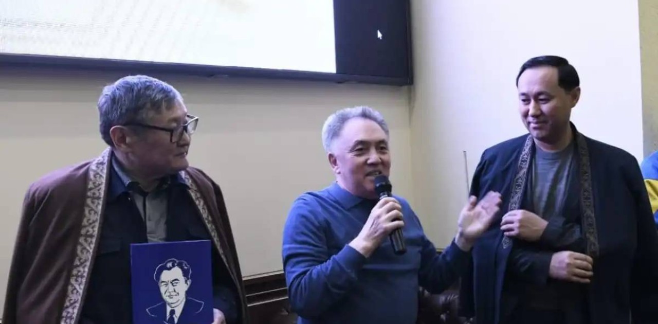 Elorda Aqparat медиахолдингі ұйымдастырған журналистер арасындағы бильярд турнирі басталды