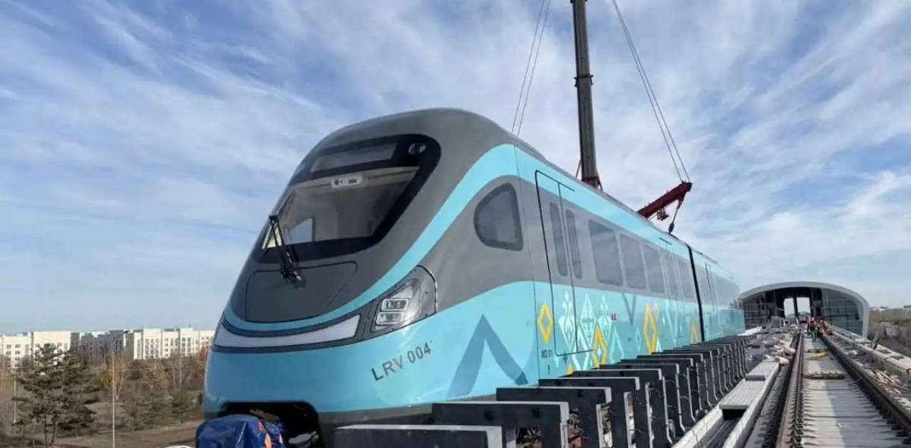 Астанада №104 LRT станциясына үшінші құрам қойылды