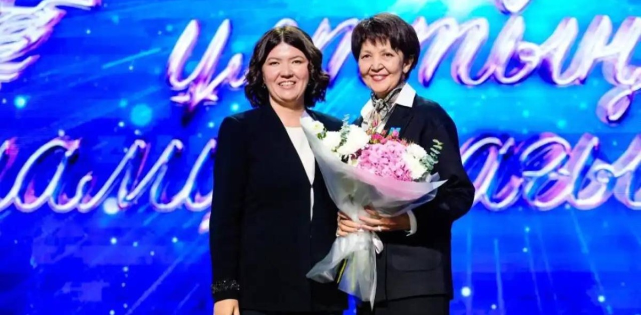 Астанада білім саласына үлес қосып жүрген педагогтер марапатталды