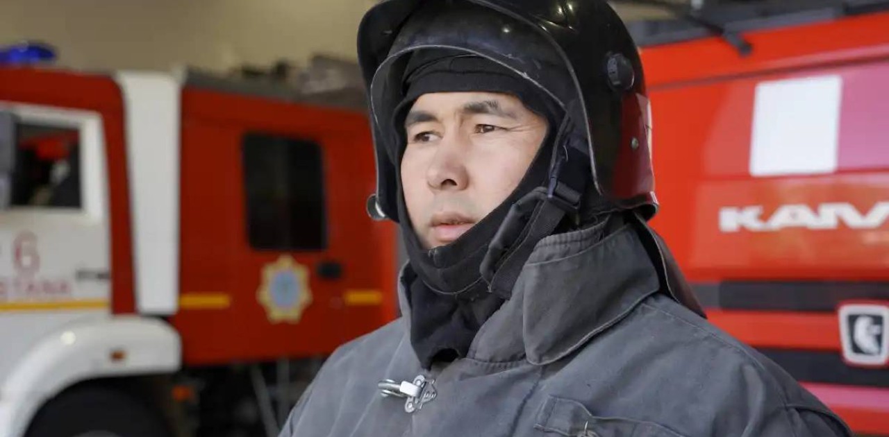 «Үнемі уайымдайды»: астаналық өрт сөндіруші жұмысының қыр-сырын айтты