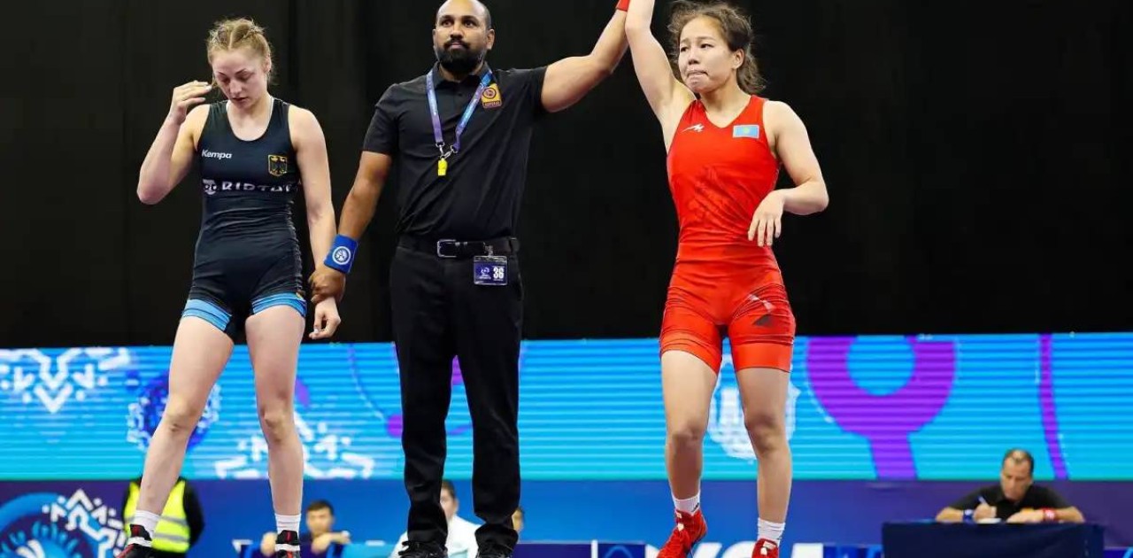 Президент балуан Шұғыла Өмірбекті жеңісімен құттықтады