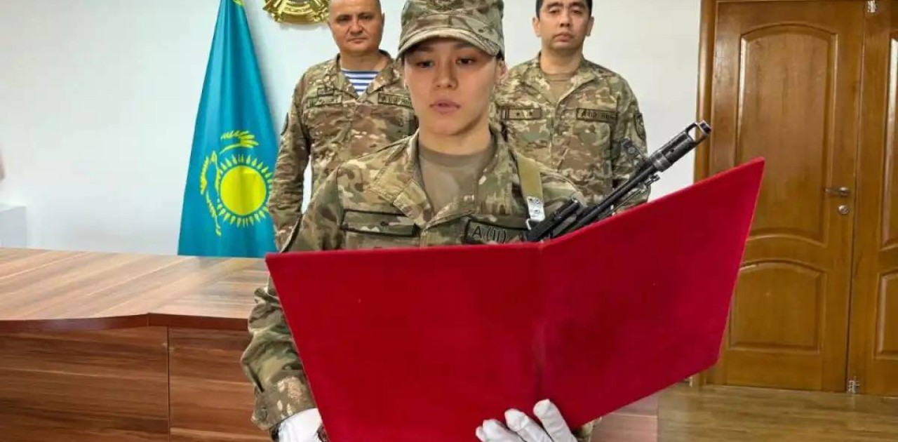 Әлем чемпионы Алуа Балқыбекова әскери ант берді