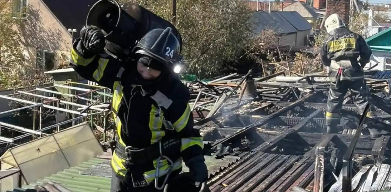 Елордалық құтқарушылар жанып жатқан гараждан 7 газ баллонын шығарды