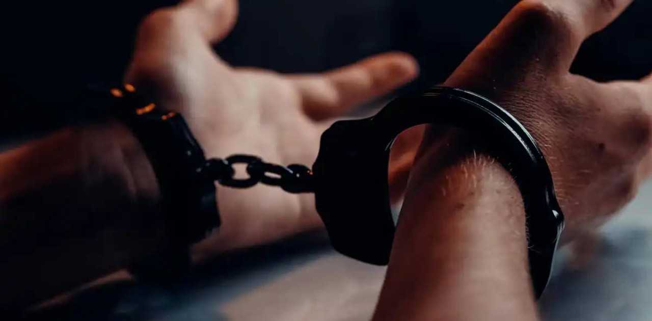 Атырауда 10 миллион теңге бопсалаған журналист ұсталды