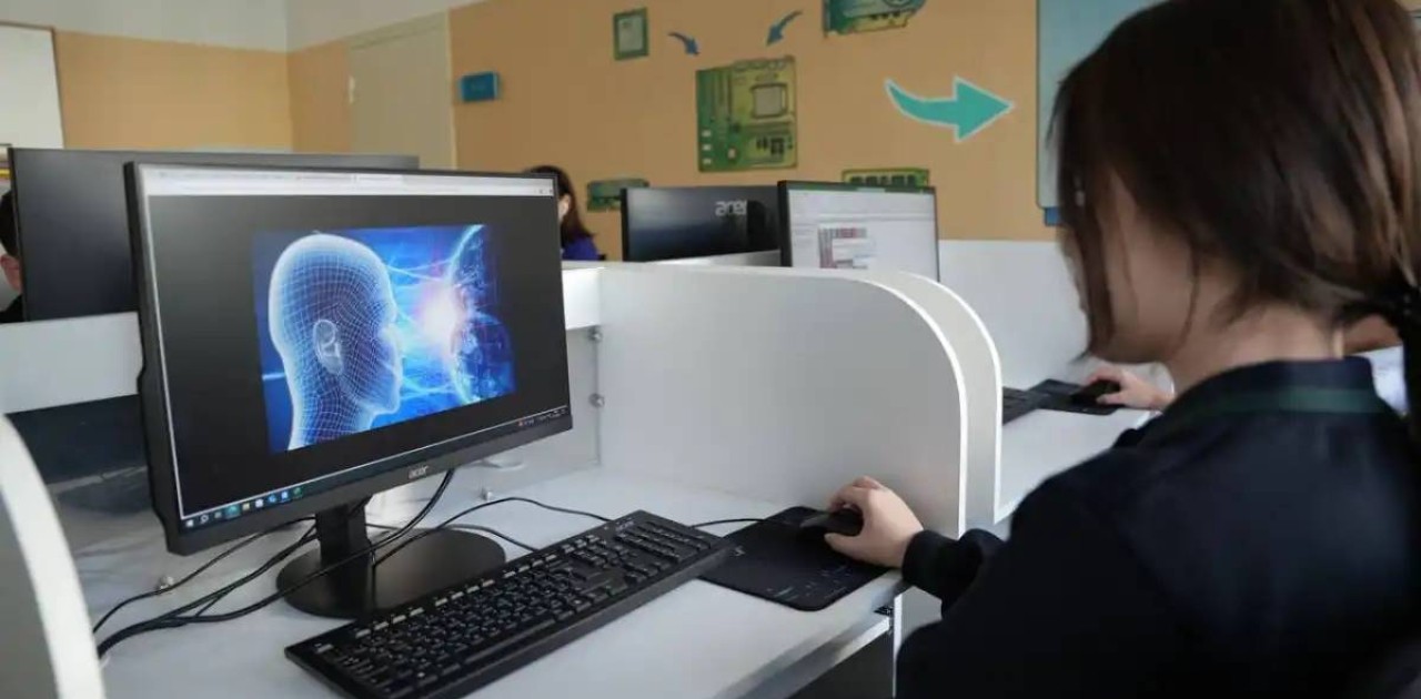 AI тақырыптары мектептердің оқу бағдарламасына енгізілді