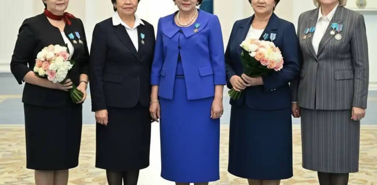 Мектептерде қанша «Еңбек Ері» атағын алған ұстаз қызмет етеді