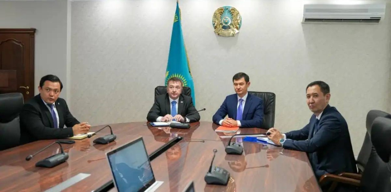 Заңнаманы талдауды жеделдетеді: Әділет министрлігі ЖИ-агентін таныстырды