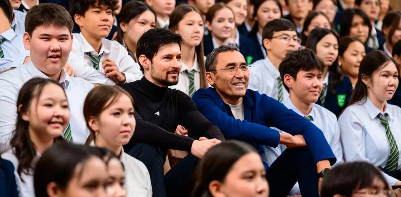 Дуров қазақстандық оқушыларды әлеуметтік желіге аз уақыт арнауға шақырды