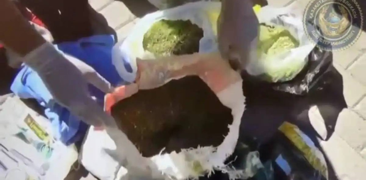 Қарағандыда зейнеткер аса ірі көлемде есірткімен ұсталды (ВИДЕО)