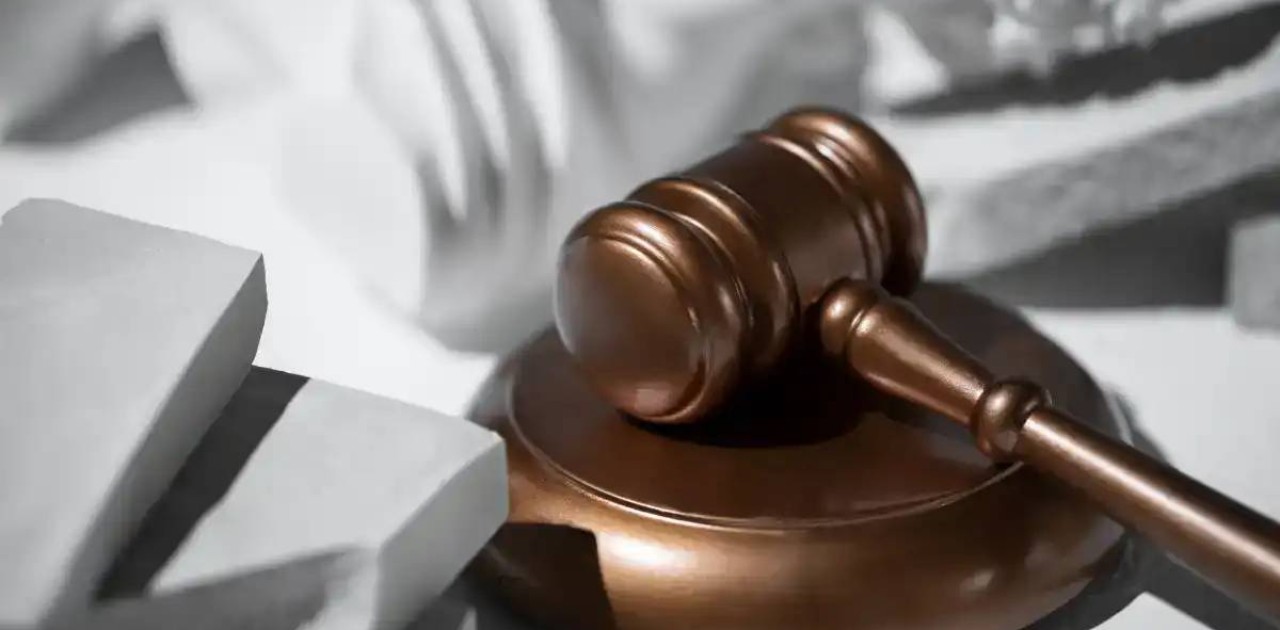 Сенат Жоғарғы Соттың үш судьясын қызметінен босатты