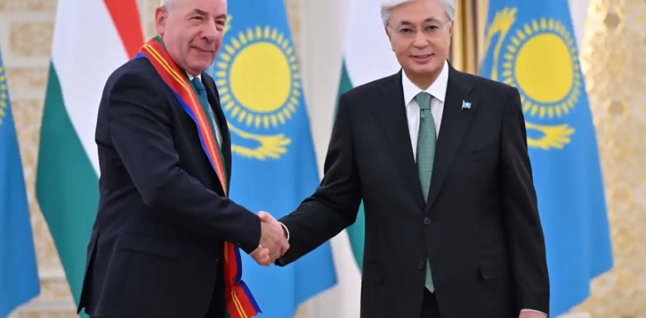 Мемлекет басшысы Мажарстан Президентін І дәрежелі «Достық» орденімен марапаттады