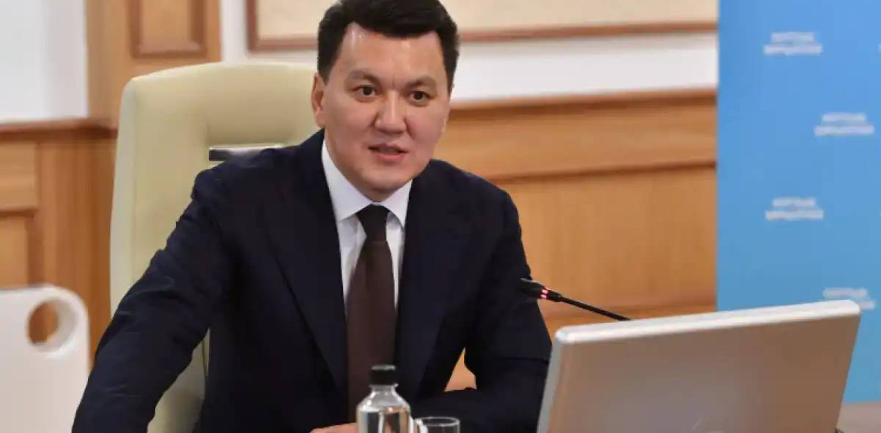 Президент жұмысшы мамандықтар мәртебесін арттыру саясатын жүйелі жүргізіп келеді - Ерлан Қарин