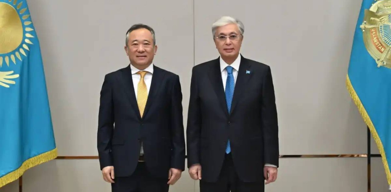 Мемлекет басшысы Бейжің Тіл және мәдениет университетінің президенті Дуань Пэнді қабылдады