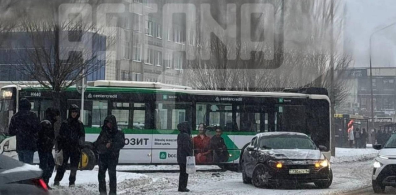 Астанада автобус пен жеңіл автокөлік соқтығысты