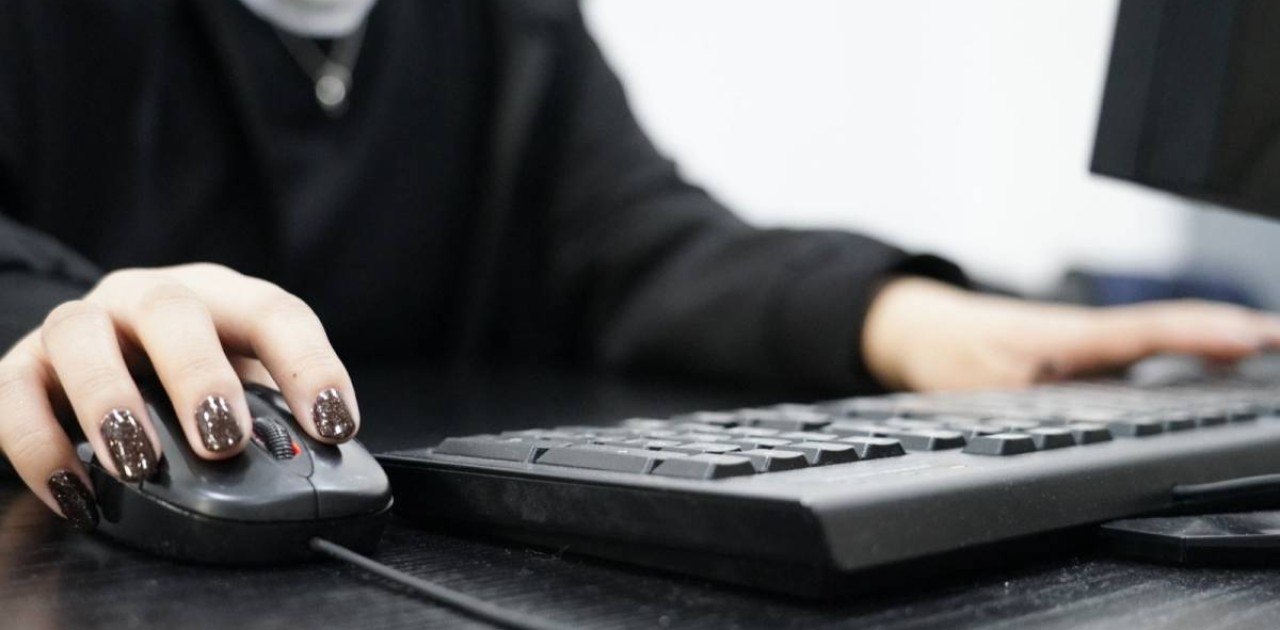 300 мыңға жуық педагог жасанды интеллектіні қолдану бойынша курстан өтті