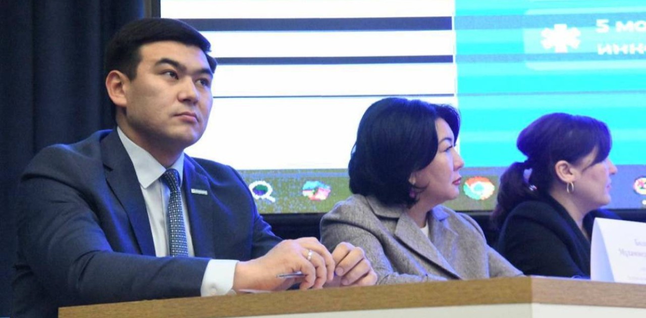 Елордалық ұстаздар ЖИ құралдарын қолдануды үйреніп жатыр