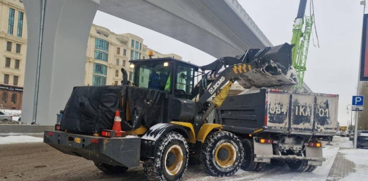 Астанада 3 мыңға жуық жұмысшы қар тазалауға шықты