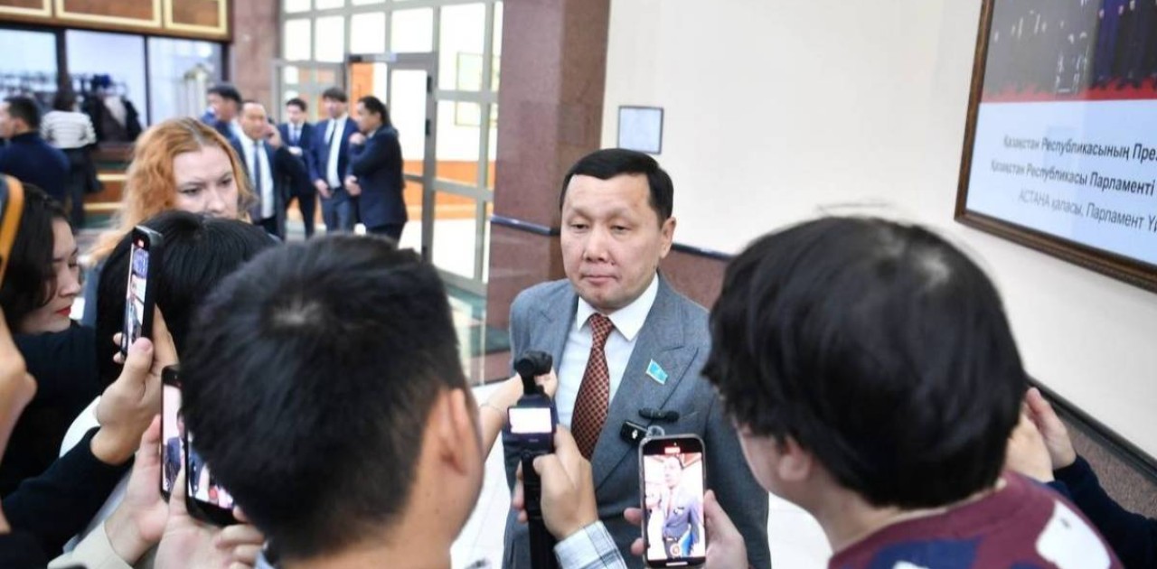 “Сұраққа тіке жауап бердім”: депутат Абзал Құспан тоқалды заңдастыру туралы