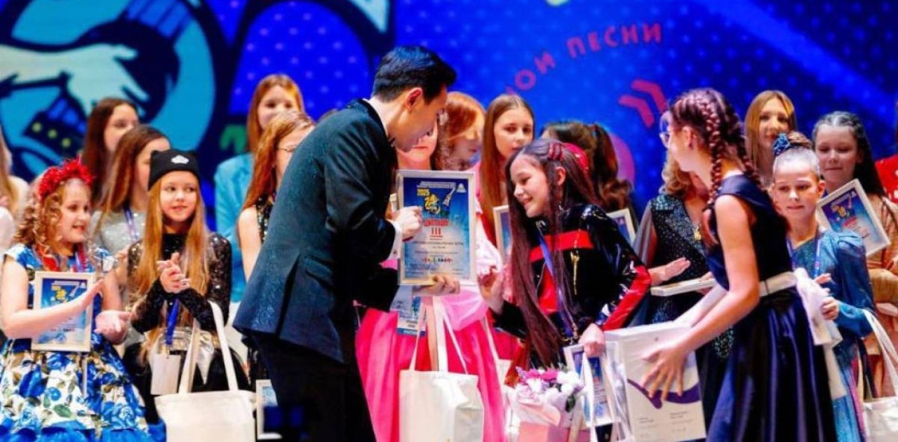 Жас вокалистер Беларусьтегі халықаралық байқауда жүлделі орындар иеленді